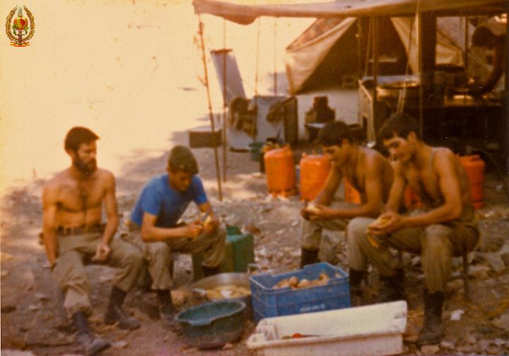 Terreros Pelando Patatas.jpg